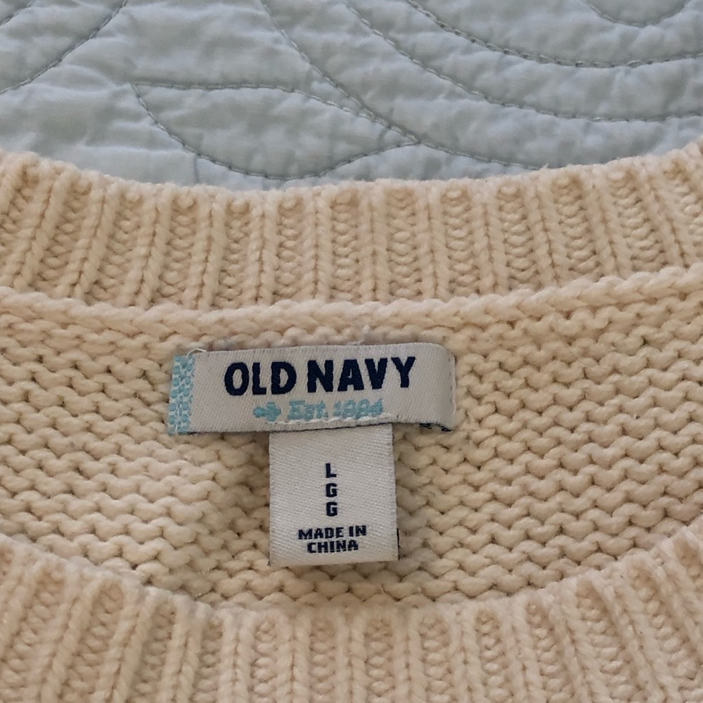 Sweater bundle. Size large and medium. - Picture 8 of 8